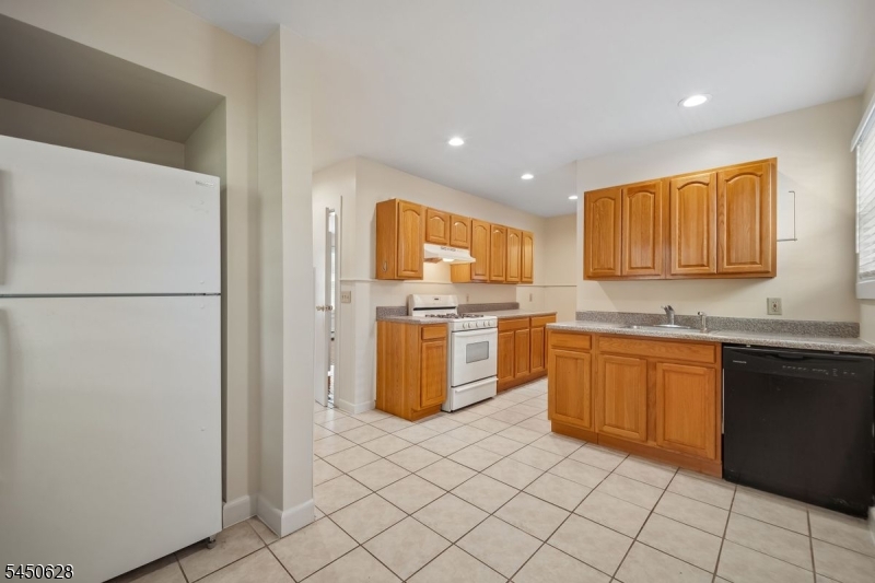 29 Brookfield Road Montclair NJ 07043