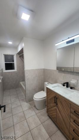 731 Lake Avenue Lyndhurst NJ 07071