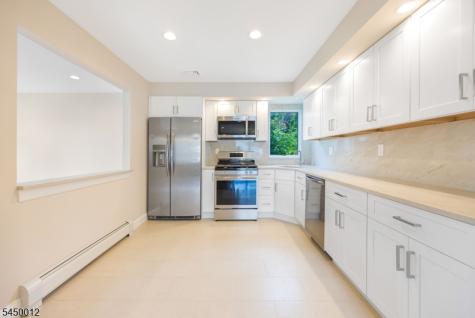 137 Stefanic Avenue Elmwood Park NJ 07407