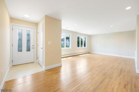 137 Stefanic Avenue Elmwood Park NJ 07407