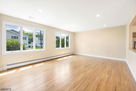 137 Stefanic Avenue Elmwood Park NJ 07407