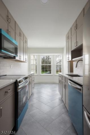 3 Cheyenne Trail Branchburg NJ 08876
