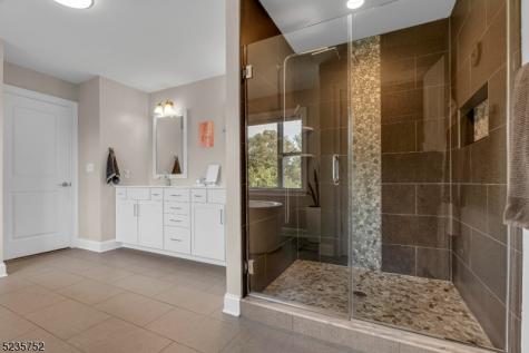 9 Jamieson Way Hillsborough NJ 08844