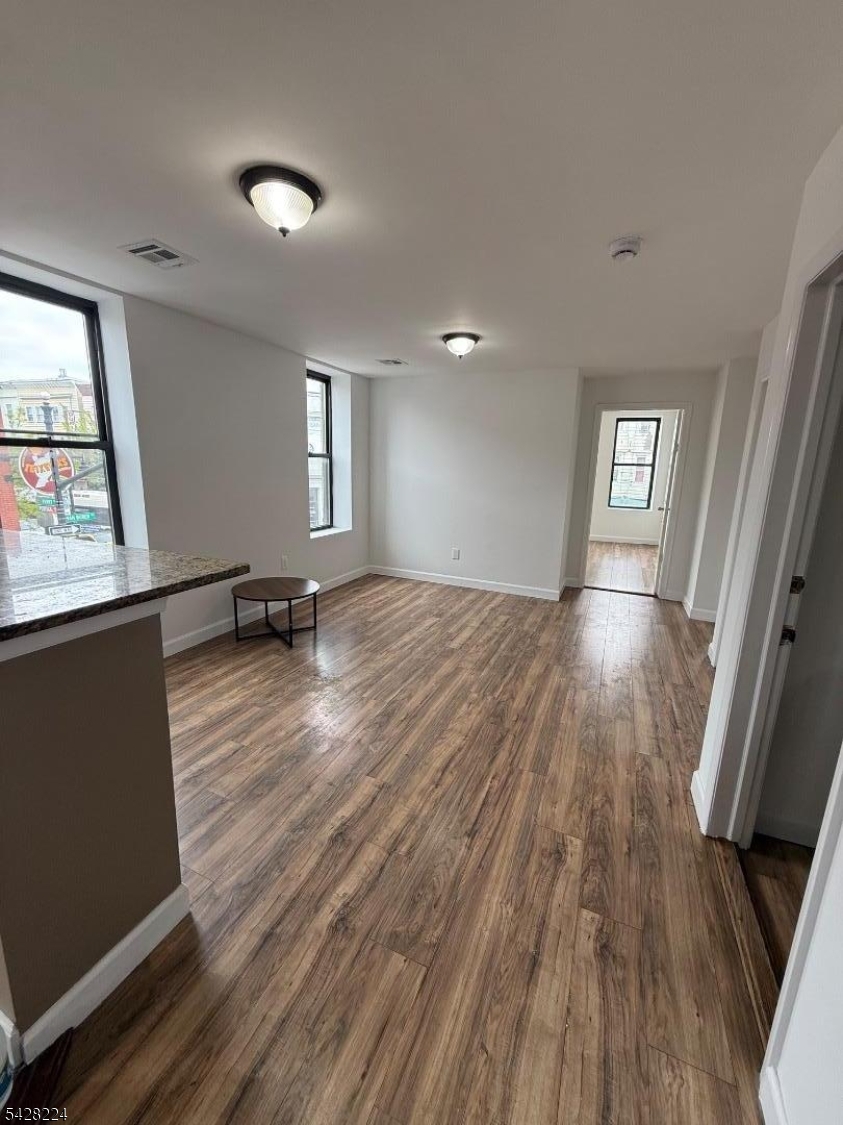 182 Ferry Street Newark NJ 07105