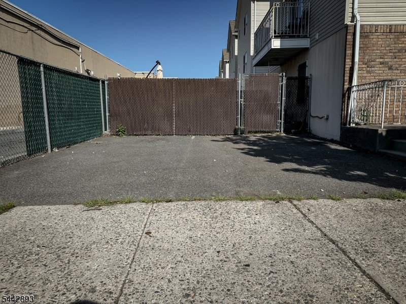 171 Clifford Street Newark NJ 07105
