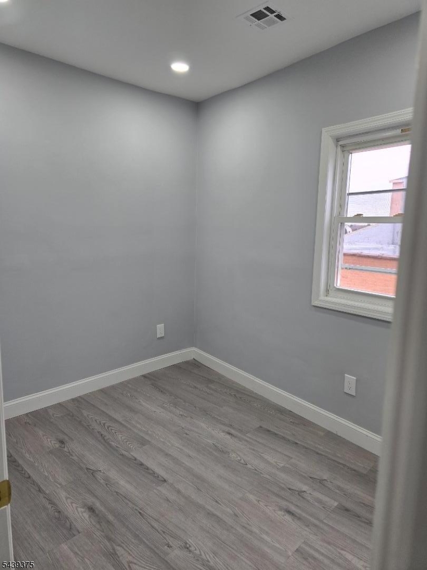 8 Fleming Avenue Newark NJ 07105