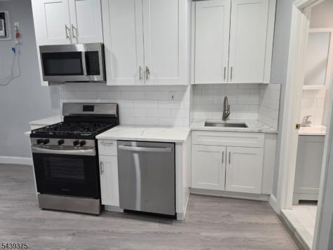 8 Fleming Avenue Newark NJ 07105