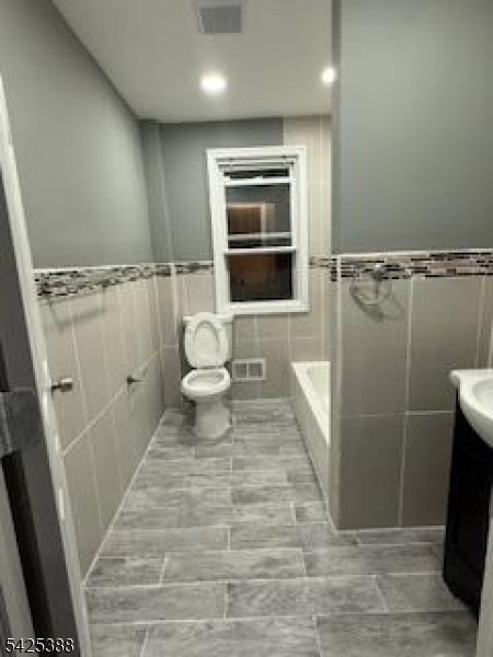 380 Halsted Street East Orange NJ 07018