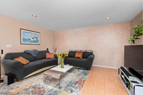 21 Edgefield Drive Parsippany-troy Hills NJ 07950