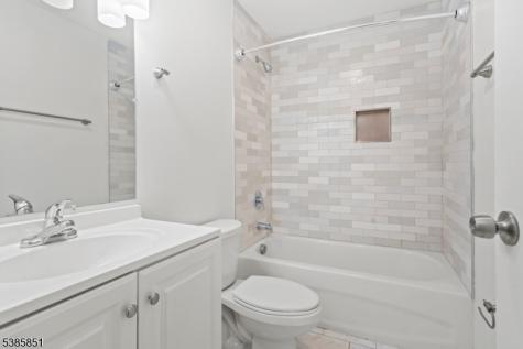 142 N 15th Street East Orange NJ 07017