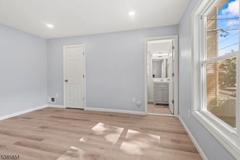 142 N 15th Street East Orange NJ 07017