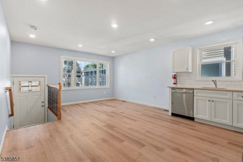 142 N 15th Street East Orange NJ 07017