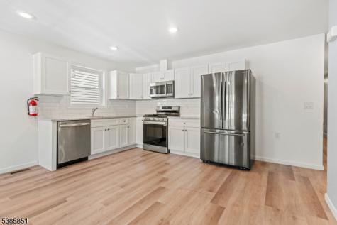 142 N 15th Street East Orange NJ 07017