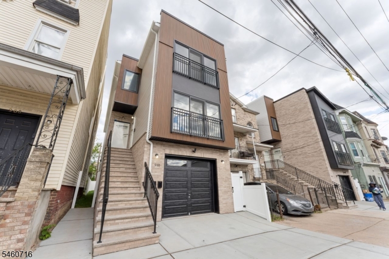 914 Bergen Street Newark NJ 07112