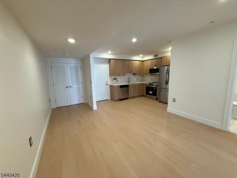 627 Valley Road Montclair NJ 07043