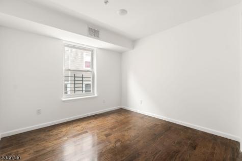 496 S 18th Street Newark NJ 07103