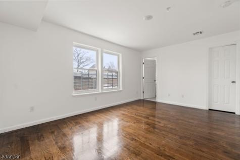 496 S 18th Street Newark NJ 07103