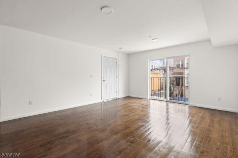 496 S 18th Street Newark NJ 07103
