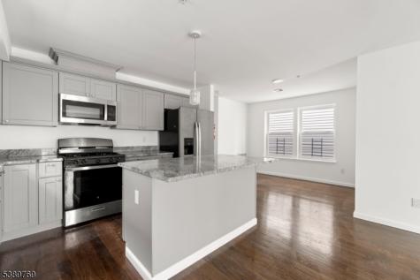 496 S 18th Street Newark NJ 07103
