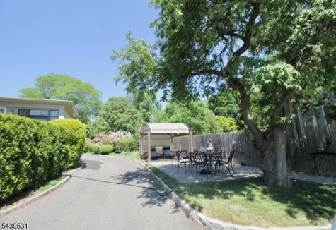39 N Mountain Avenue Montclair NJ 07042