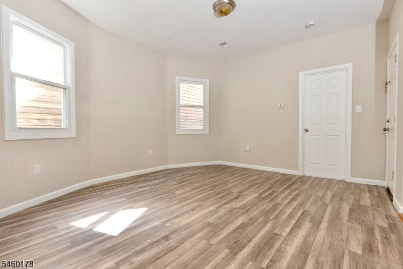 186 N 17th East Orange NJ 07017