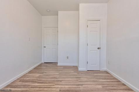 186 N 17th East Orange NJ 07017