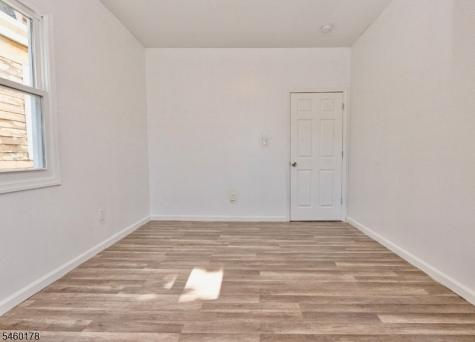 186 N 17th East Orange NJ 07017