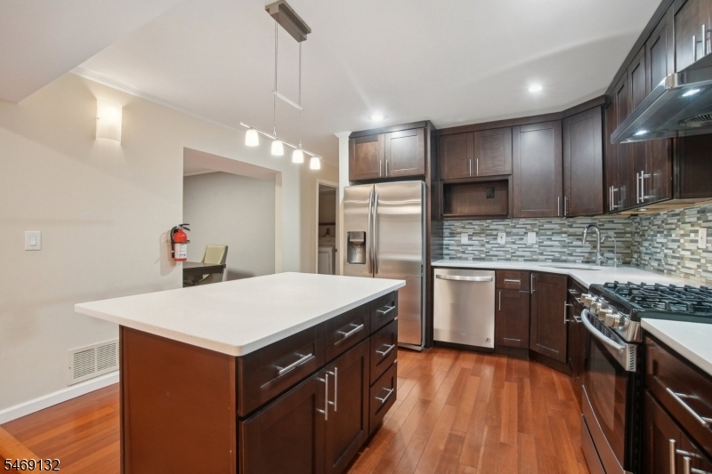 31 Castle Ridge Drive East Hanover NJ 07936