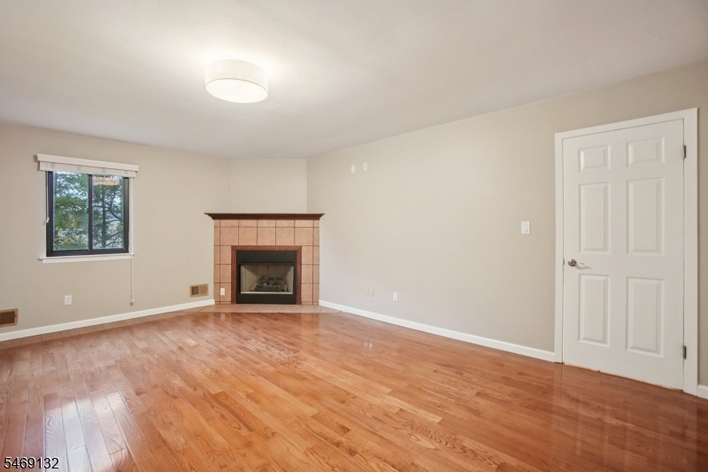 31 Castle Ridge Drive East Hanover NJ 07936