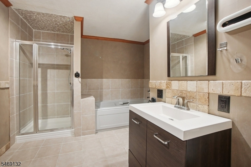 31 Castle Ridge Drive East Hanover NJ 07936
