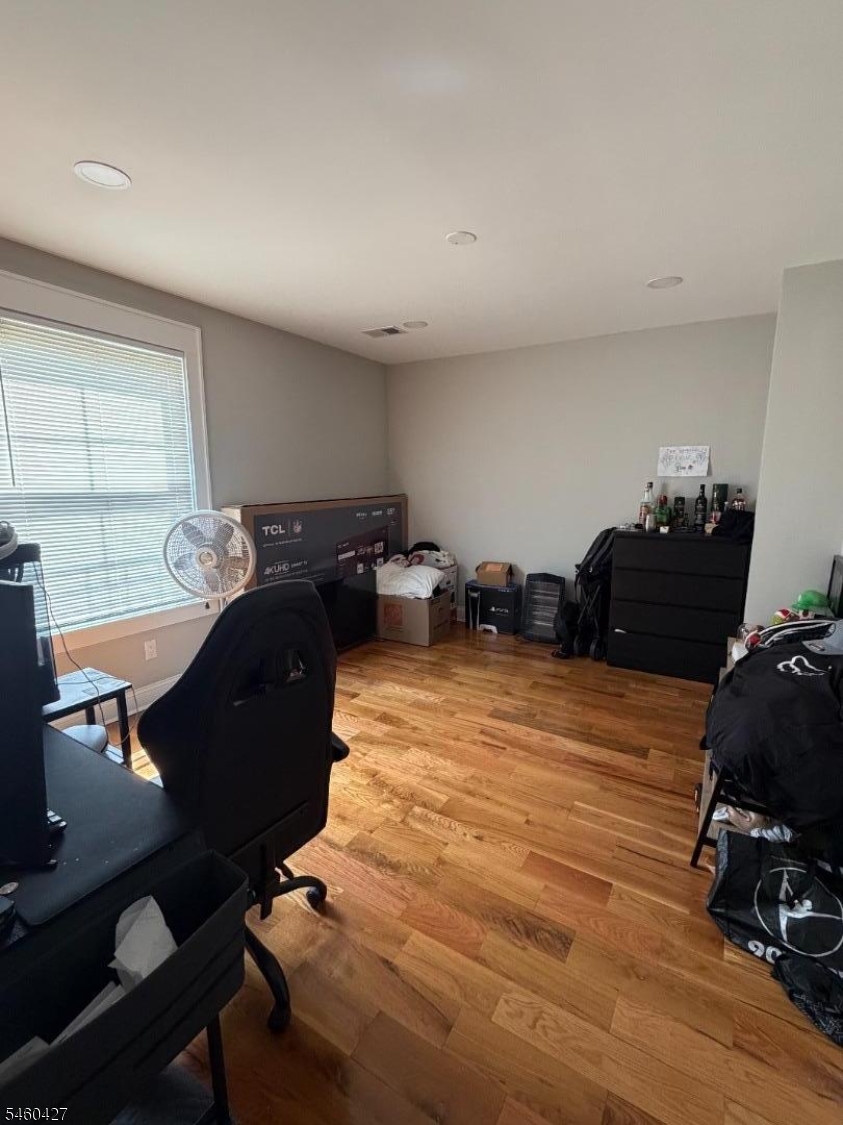 415 E 3rd Avenue Roselle NJ 07203
