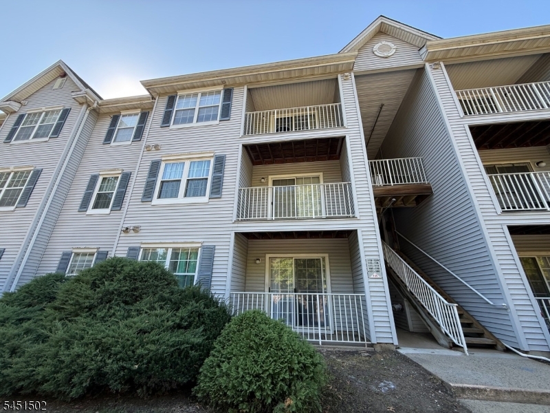 107 Stratford Place Bridgewater NJ 08805