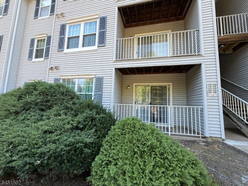 107 Stratford Place Bridgewater NJ 08805