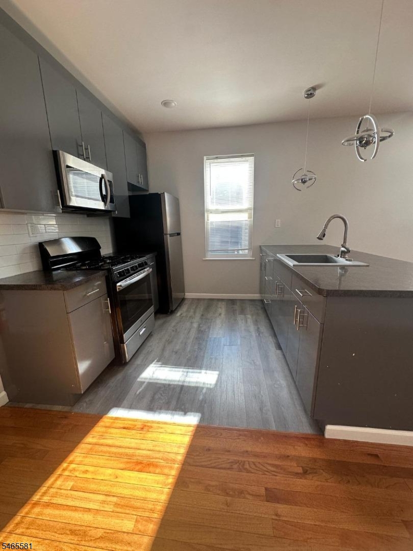 10 Walter Place Irvington NJ 07111