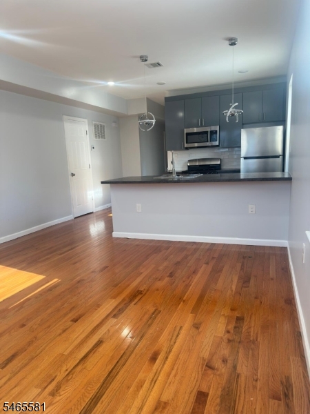 10 Walter Place Irvington NJ 07111