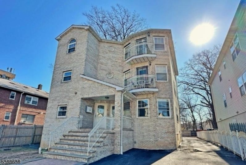 98 S Burnett Street East Orange NJ 07018