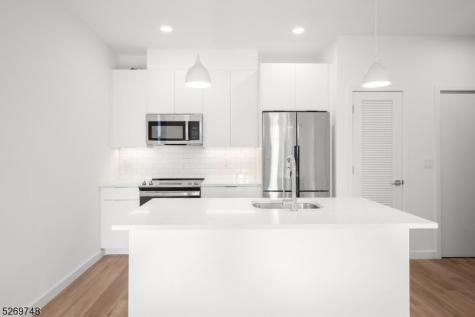 25 Freeway Drive East Orange NJ 07018