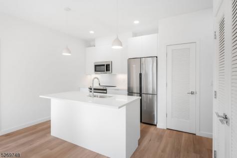 25 Freeway Drive East Orange NJ 07018