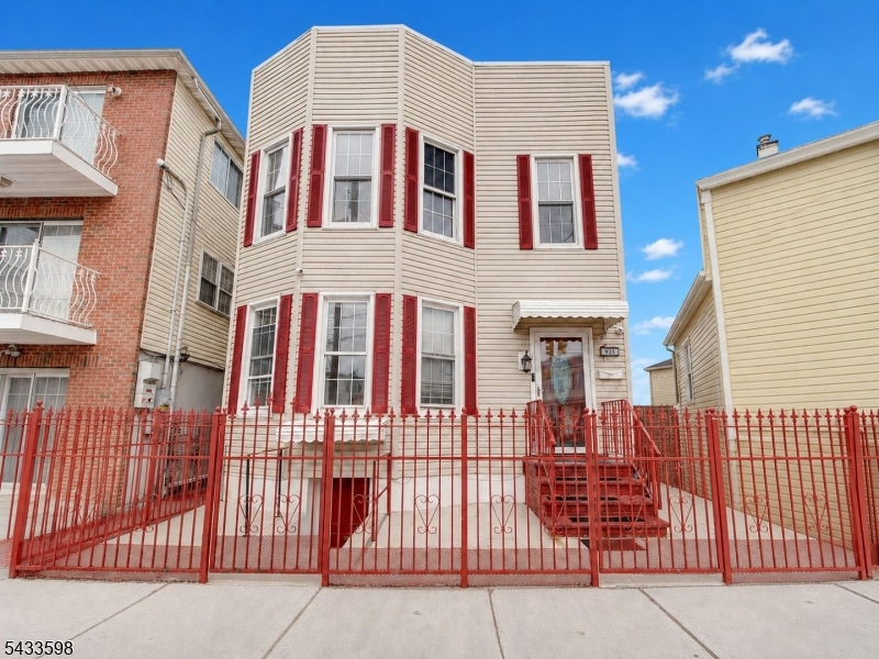 921 Paterson Plank Road North Bergen NJ 07047