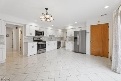 15 W Bradford Avenue Cedar Grove NJ 07009