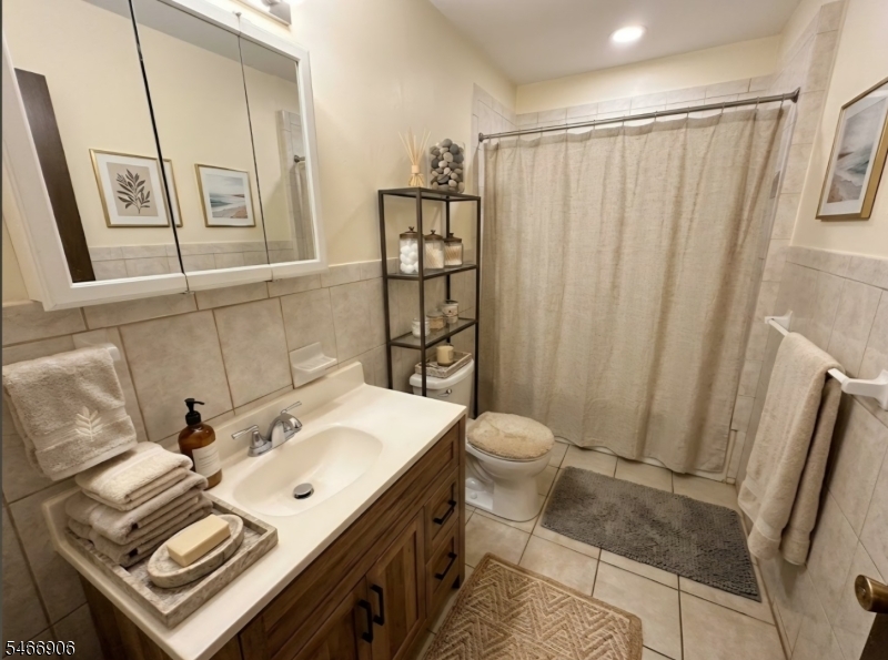 71 Cedar Avenue 2nd Fl Montclair NJ 07042