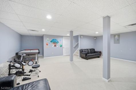 61 Schweinberg Drive Roseland NJ 07068