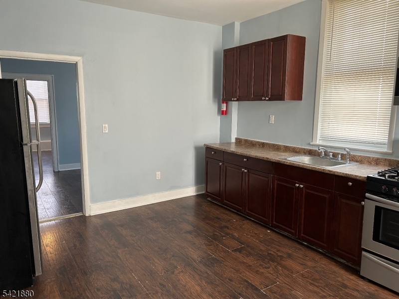 150 Stuyvesant Avenue Newark NJ 07106