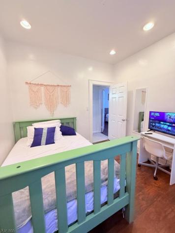52 Brookdale Avenue Newark NJ 07106