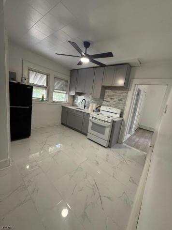 85 Sunnyside Terrace East Orange NJ 07018