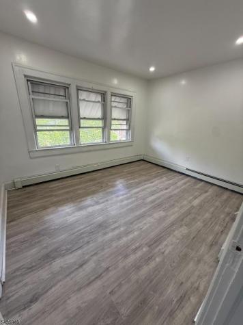 85 Sunnyside Terrace East Orange NJ 07018