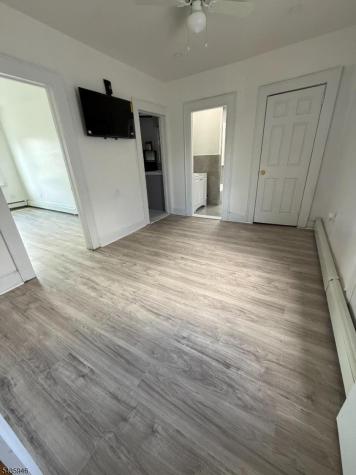 85 Sunnyside Terrace East Orange NJ 07018
