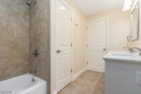 13 Maple Street Milford NJ 08848