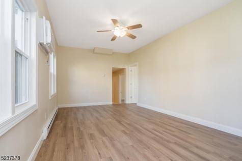 13 Maple Street Milford NJ 08848