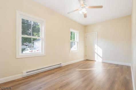 13 Maple Street Milford NJ 08848